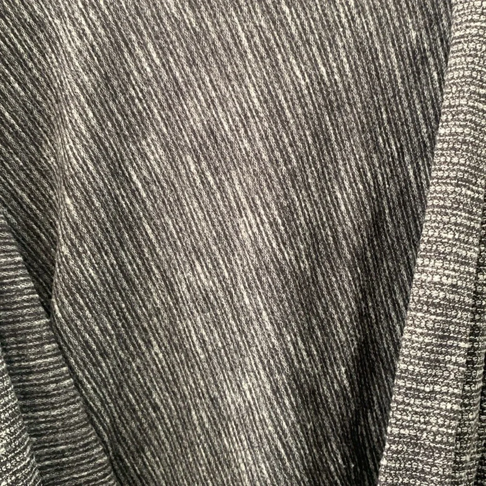 Lululemon Gray Striped‎ Vinyasa Reversible Convertible Snap Scarf